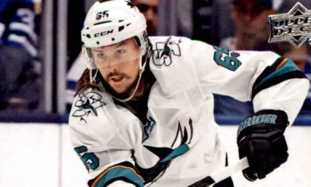 Erik Karlsson unveils new San Jose Sharks jersey in surprise